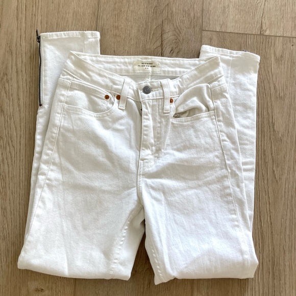 Levi’s Altered 721 High Rise Skinny White Jeans - Picture 2 of 10